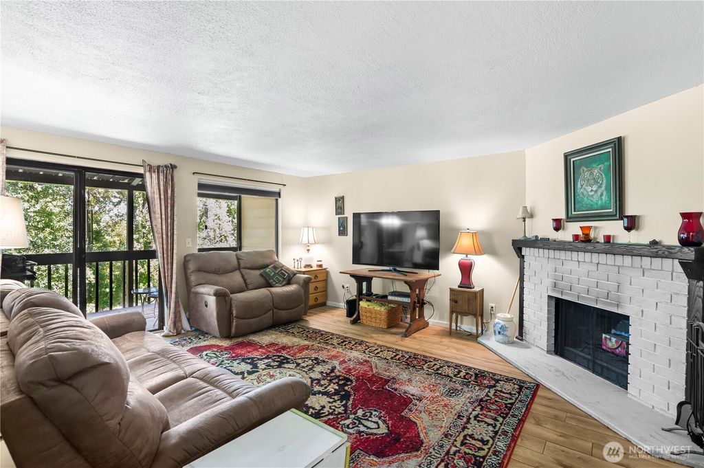 Photo of 1211 N 8th Street #4, Mount Vernon, WA 98273 (MLS # 2496340)