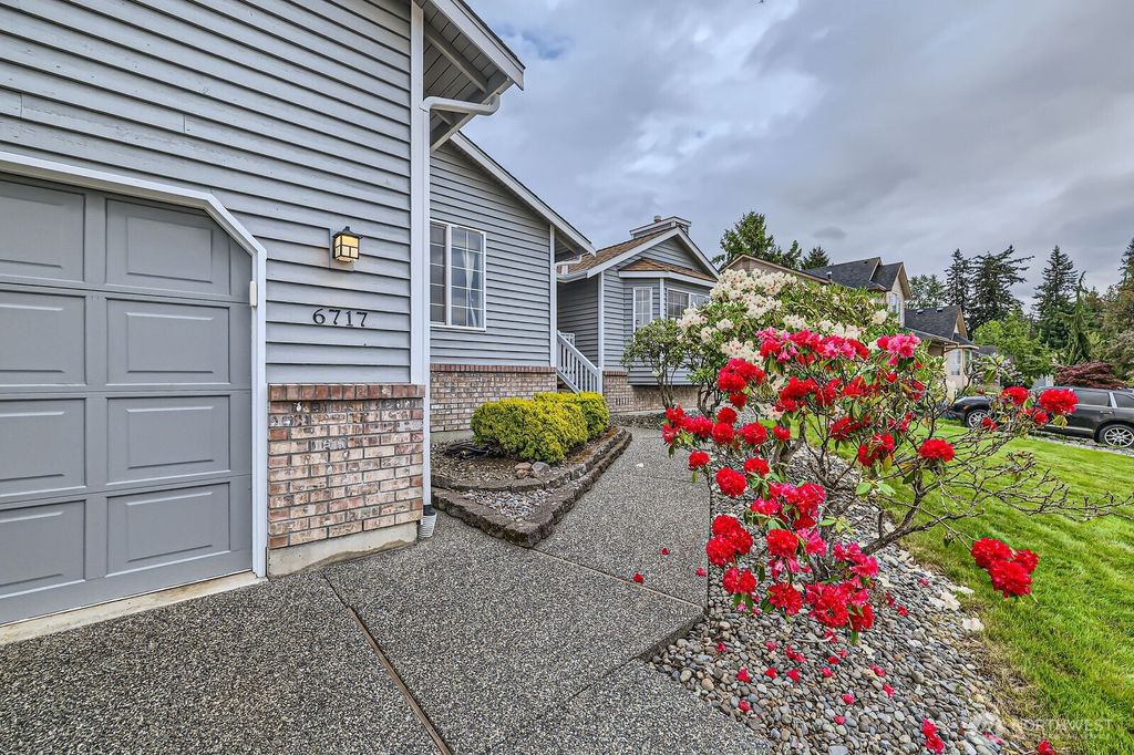 Photo of 6717 74th Drive NE, Marysville, WA 98270 (MLS # 2374577)