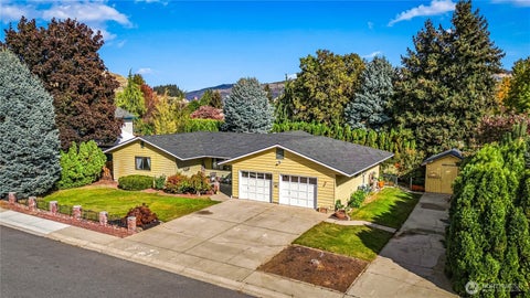 Photo of 2567 Lemaister Avenue, Wenatchee, WA 98801 (MLS # 2593340)