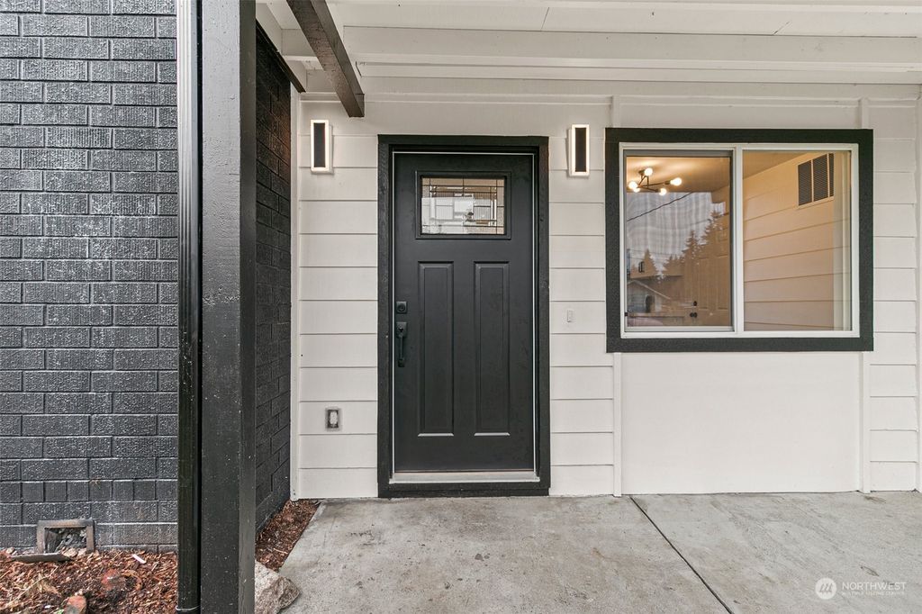 Photo of 233 S 301st Street, Federal Way, WA 98003 (MLS # 2321522)