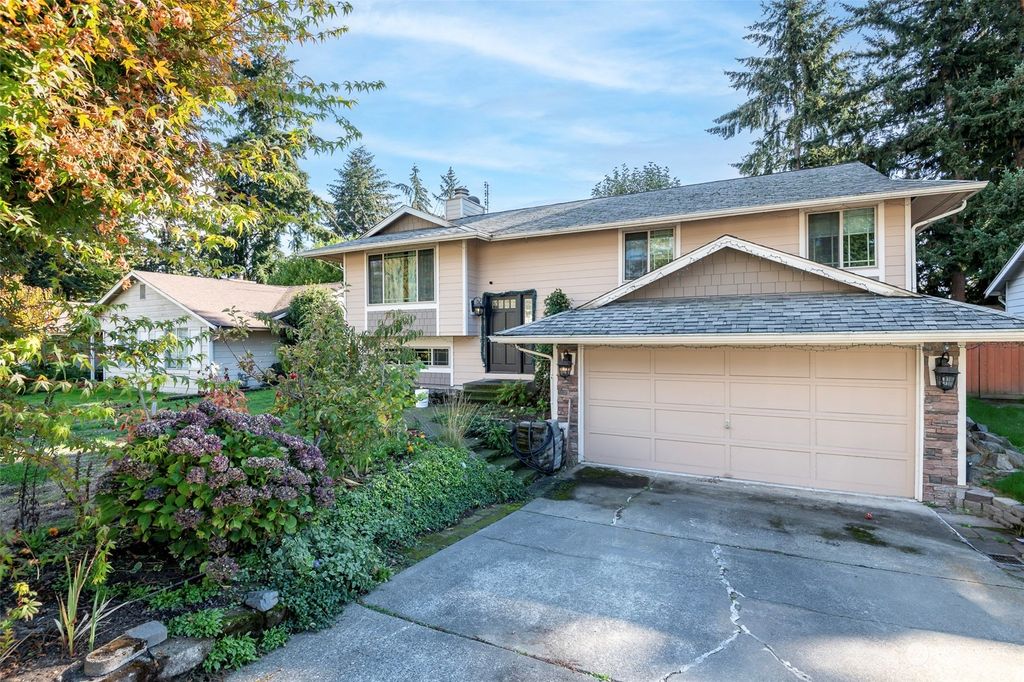Photo of 3721 SW 336th Street, Federal Way, WA 98023 (MLS # 2286818)