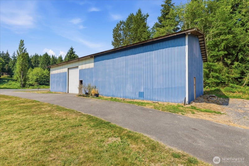 407 Lakewood Road