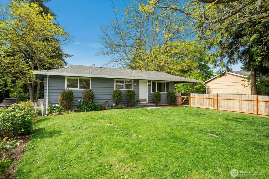 Photo of 2730 SW 330th Street, Federal Way, WA 98023 (MLS # 2364621)
