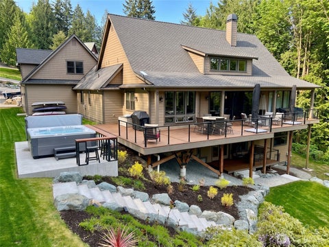 Photo of 17345 Olympic Pl Pl, Mount Vernon, WA 98274 (MLS # 2559775)