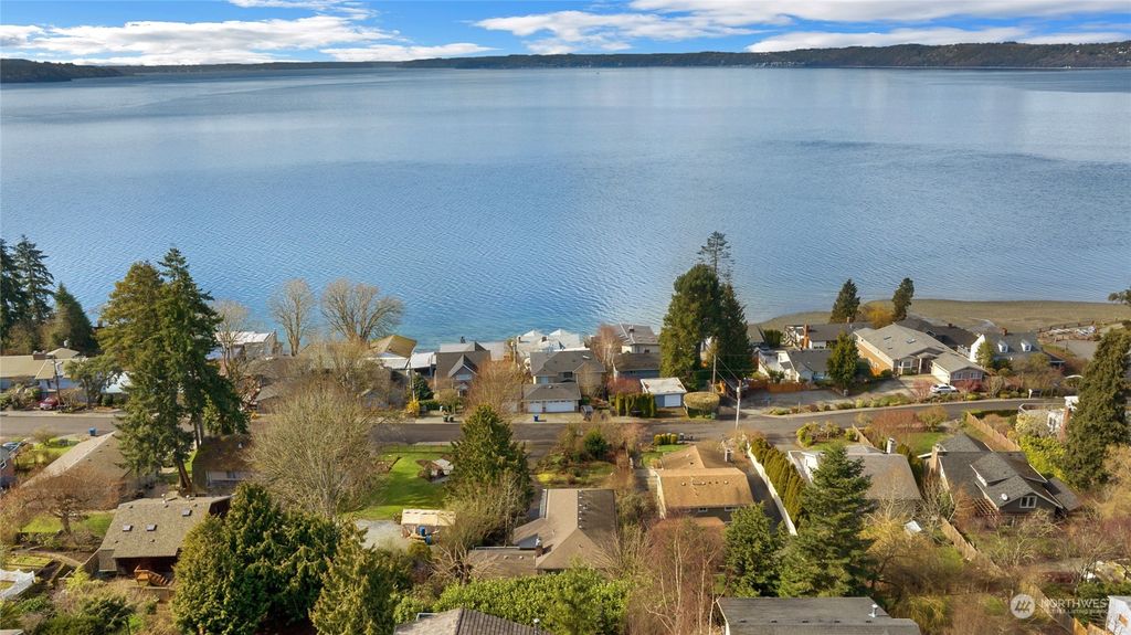 Photo of 27024 8th Avenue S, Des Moines, WA 98198 (MLS # 2040615)