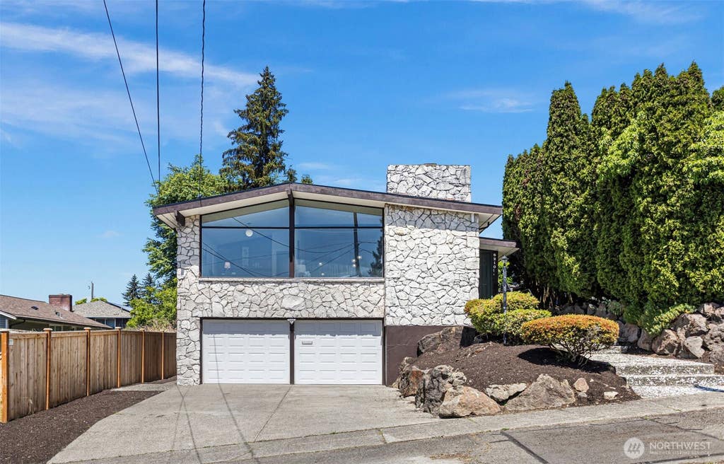 Photo of 5210 S Kenyon Street, Seattle, WA 98118 (MLS # 2532308)