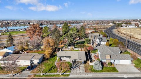 Photo of 110 W Linden Avenue, Moses Lake, WA 98837 (MLS # 2456908)