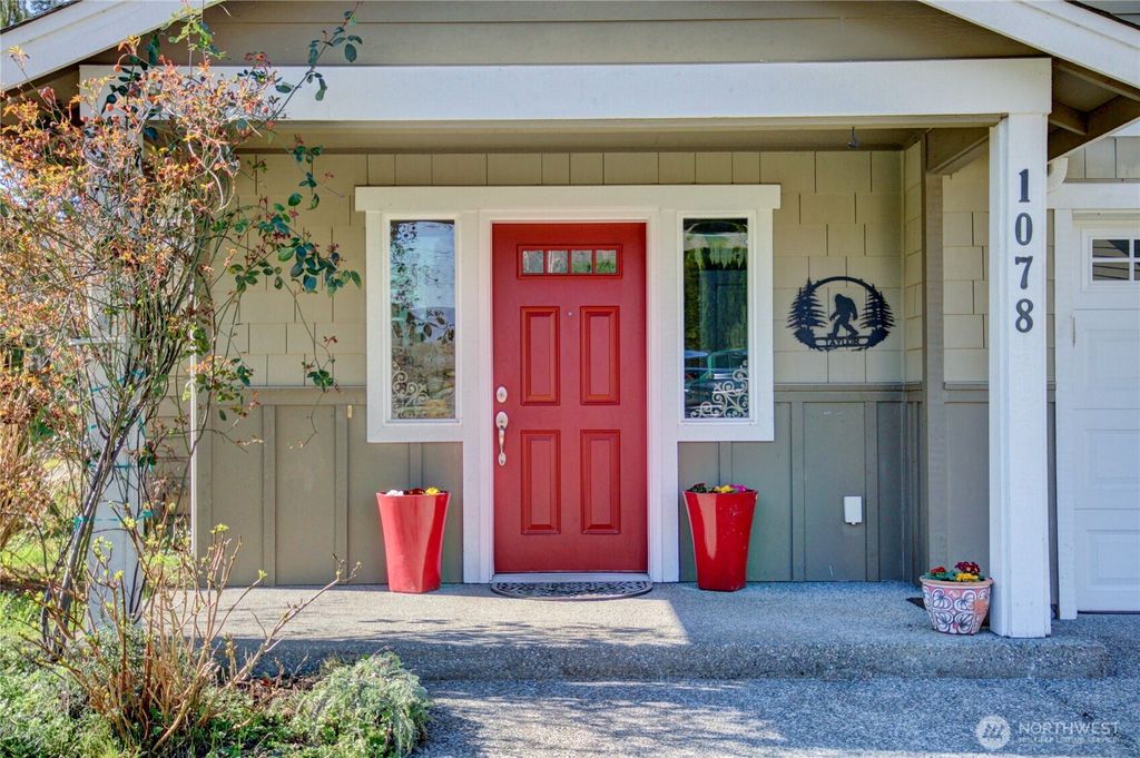 Photo of 1078 Vail Lane, Burlington, WA 98233 (MLS # 2487045)