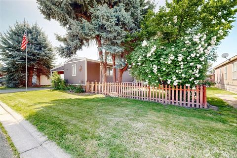 Photo of 968 NE Empire Street, College Place, WA 99324 (MLS # 2514630)