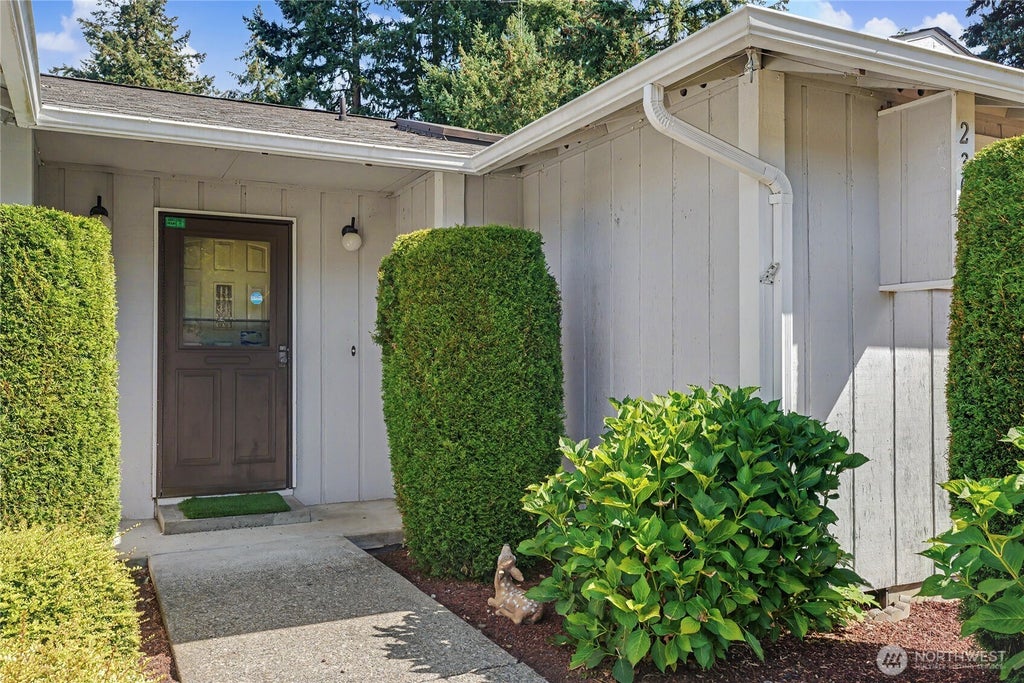 Photo of 230 145th Street Ct E, Tacoma, WA 98445 (MLS # 2577371)
