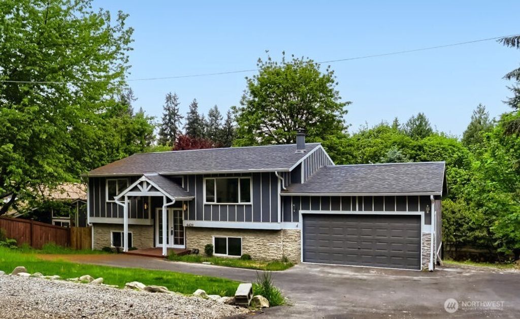 Photo of 6420 NE 198th Street, Kenmore, WA 98028 (MLS # 2521386)