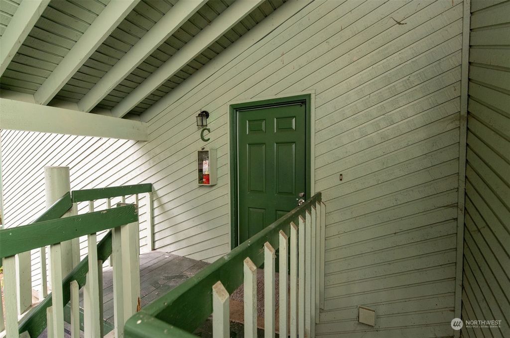 Photo of 141 S 330th Street #16-C, Federal Way, WA 98003 (MLS # 2056239)