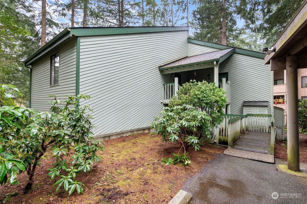 Photo of 141 S 330th Street #16-C, Federal Way, WA 98003 (MLS # 2056239)