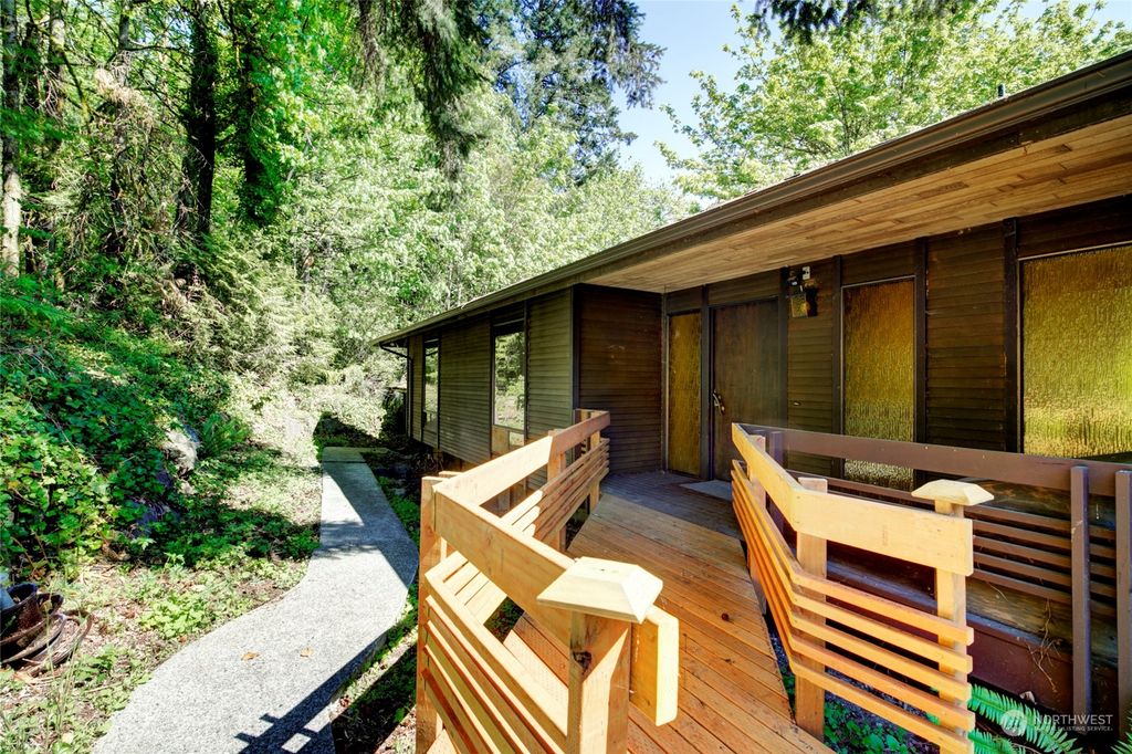 Photo of 12300 202nd Place SE, Issaquah, WA 98027 (MLS # 2070935)