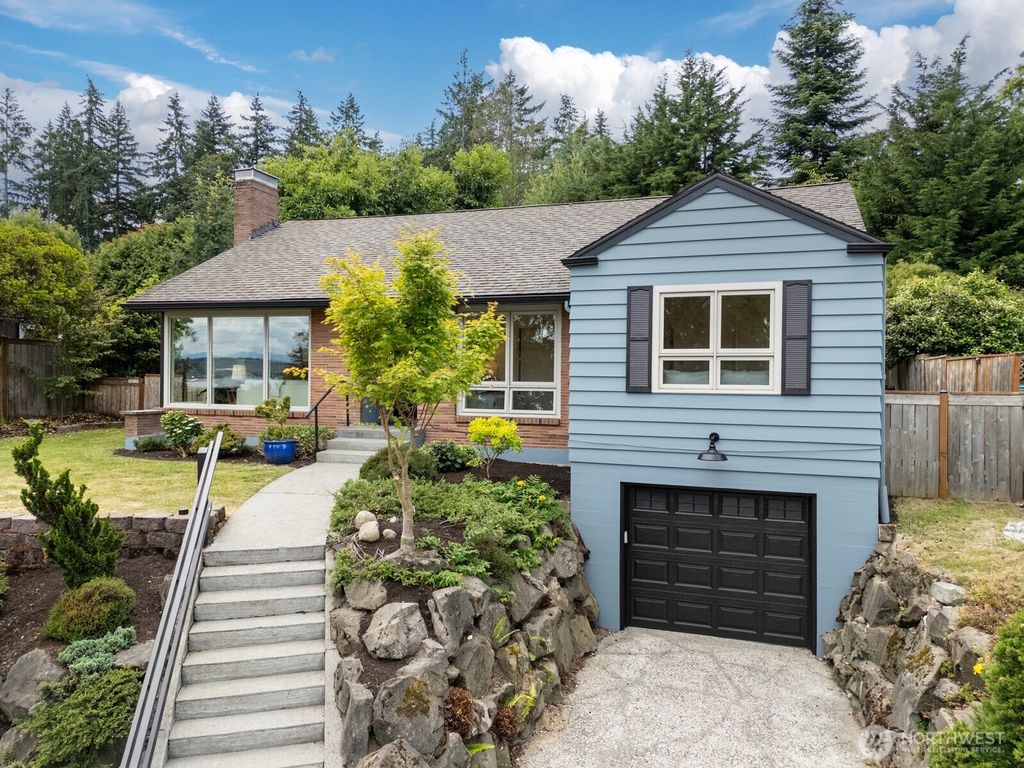 Photo of 5025 Nicklas Place NE, Seattle, WA 98105 (MLS # 2395653)