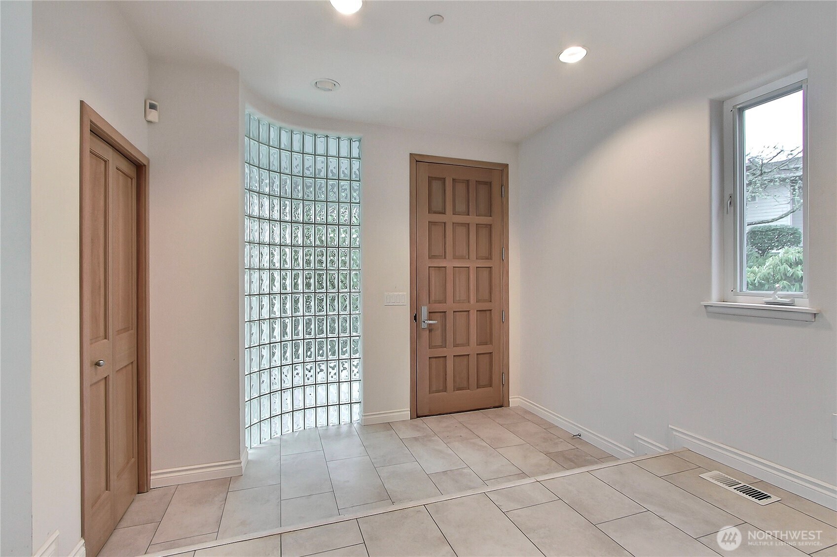 19749 53rd Avenue NE