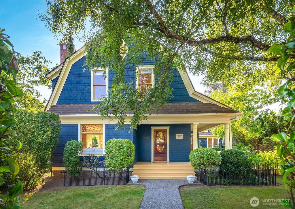 Photo of 322 AVENUE D, Snohomish, WA 98290 (MLS # 2453292)