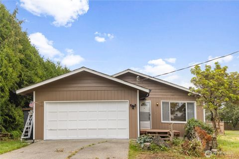 Photo of 555 Morton Street, Sumas, WA 98295 (MLS # 2423054)