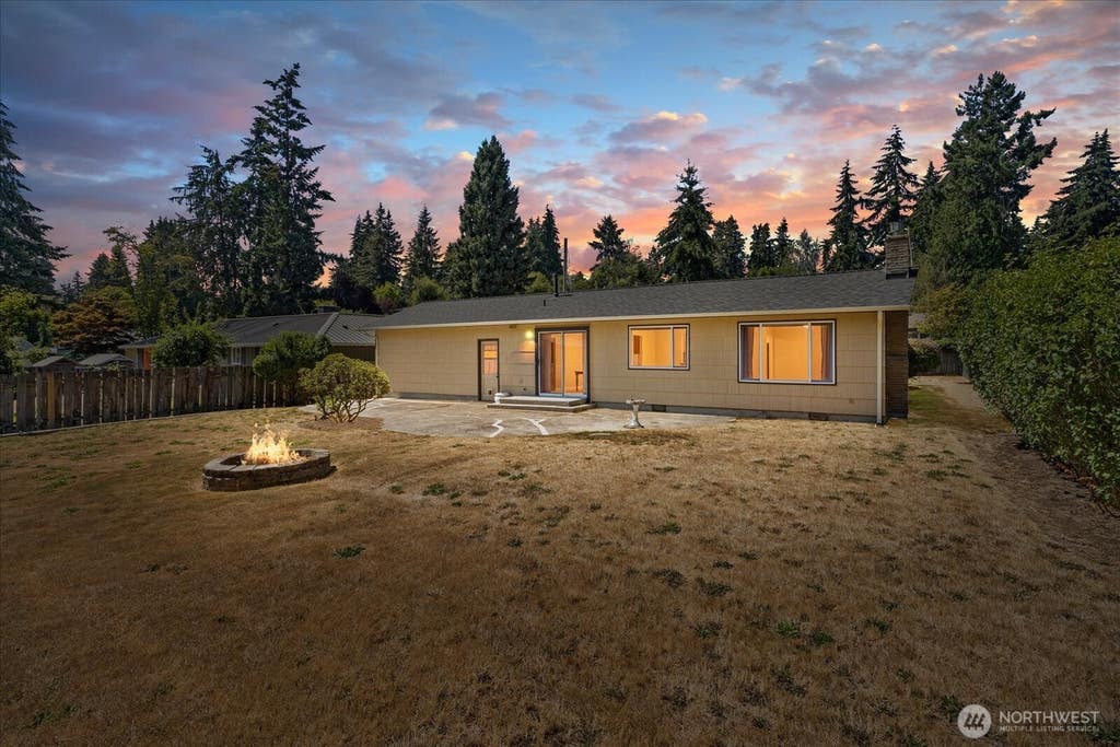 Photo of 1016 S 203rd Street, Des Moines, WA 98198 (MLS # 2567188)