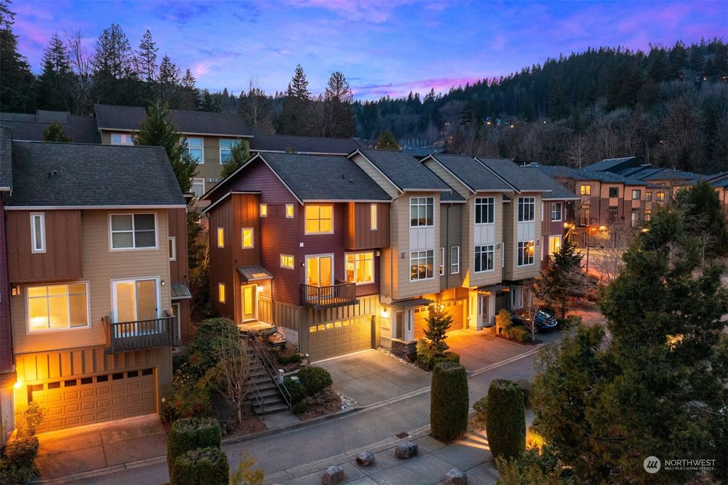 Photo of 155 Cougar Ridge Road NW, Issaquah, WA 98027 (MLS # 2047605)