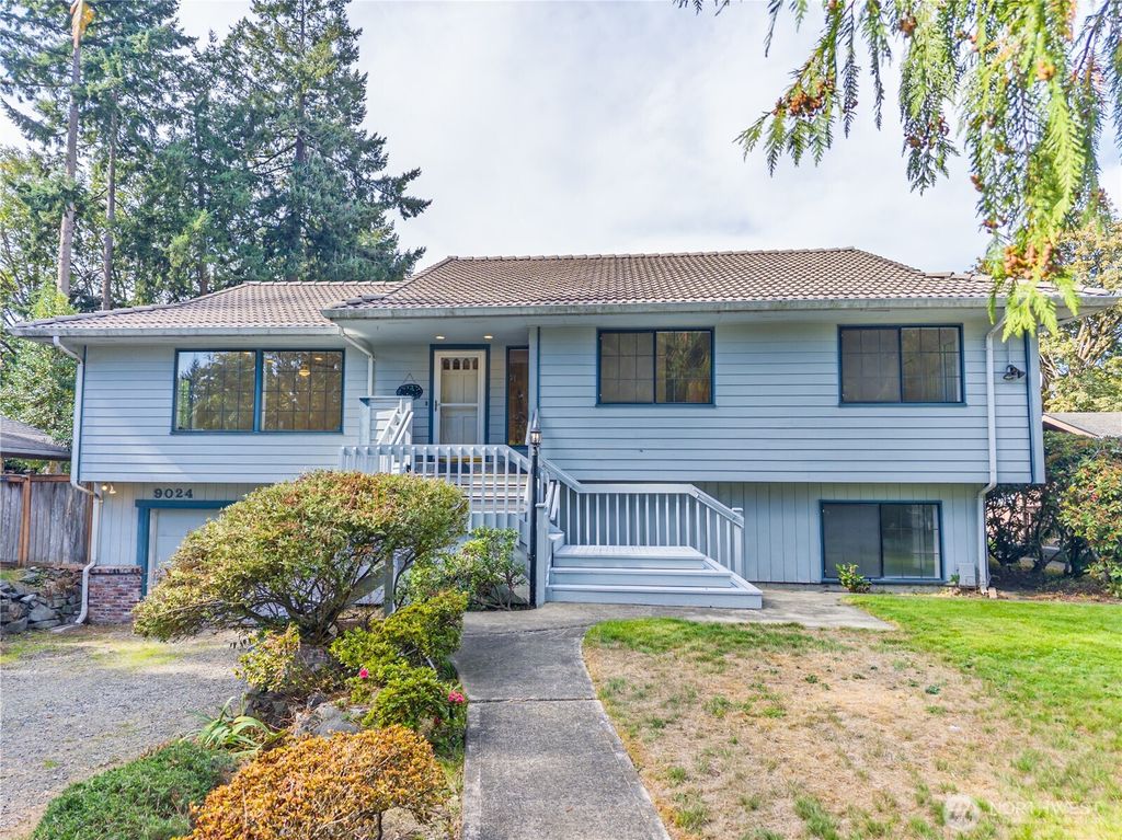 Photo of 9024 Waverly Drive SW, Lakewood, WA 98499 (MLS # 2493839)