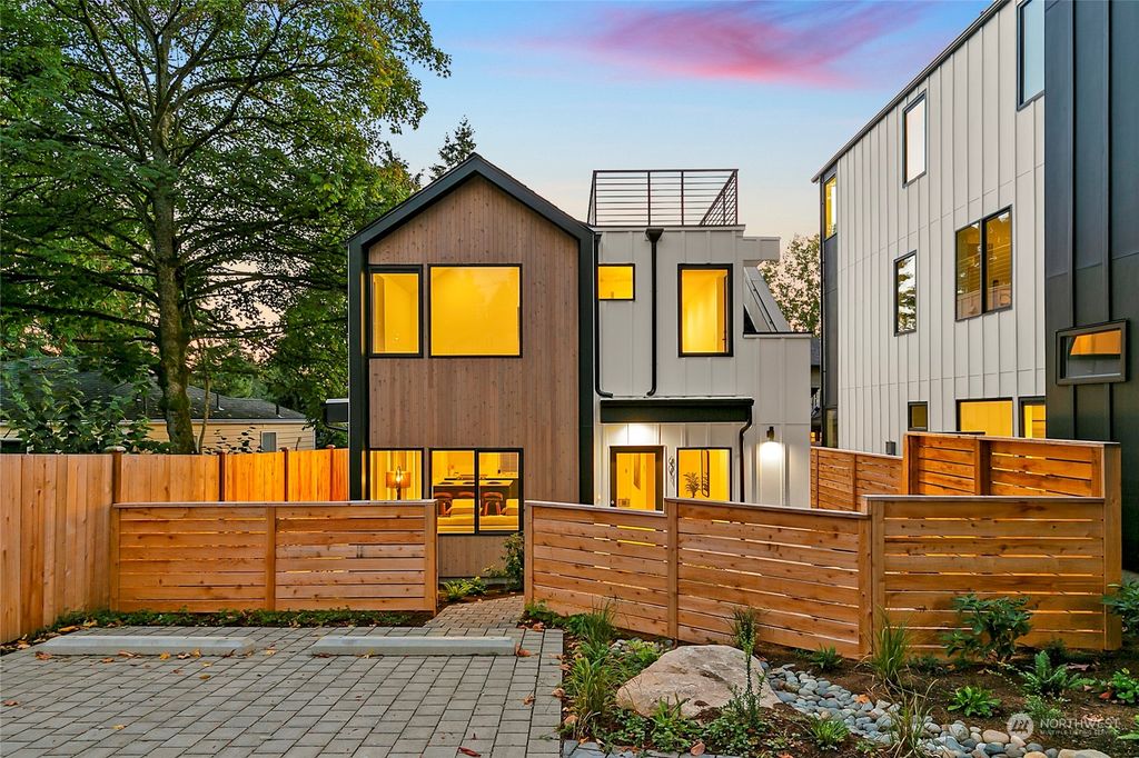 Photo of 601 N 137th Street, Seattle, WA 98133 (MLS # 2175705)