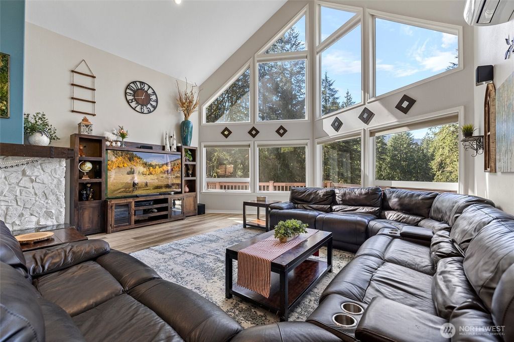 Photo of 9330 240th Avenue SE, Issaquah, WA 98027 (MLS # 2489209)