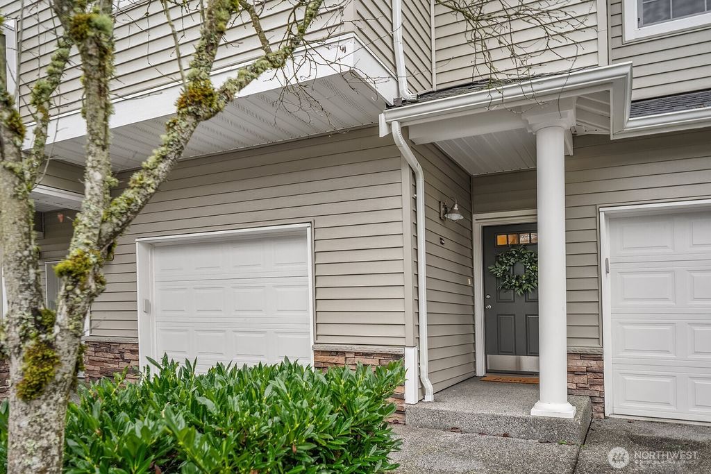 Photo of 1855 Trossachs Boulevard SE #2606, Sammamish, WA 98075 (MLS # 2459189)