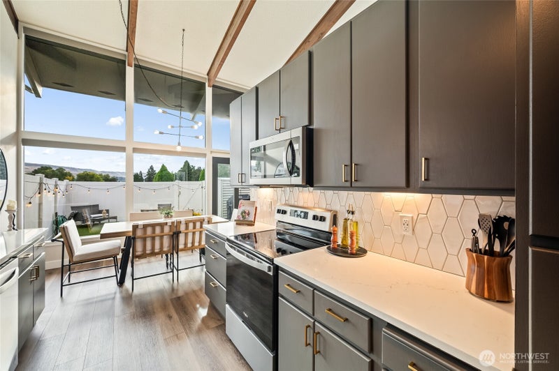 10 S Cove Avenue 1A