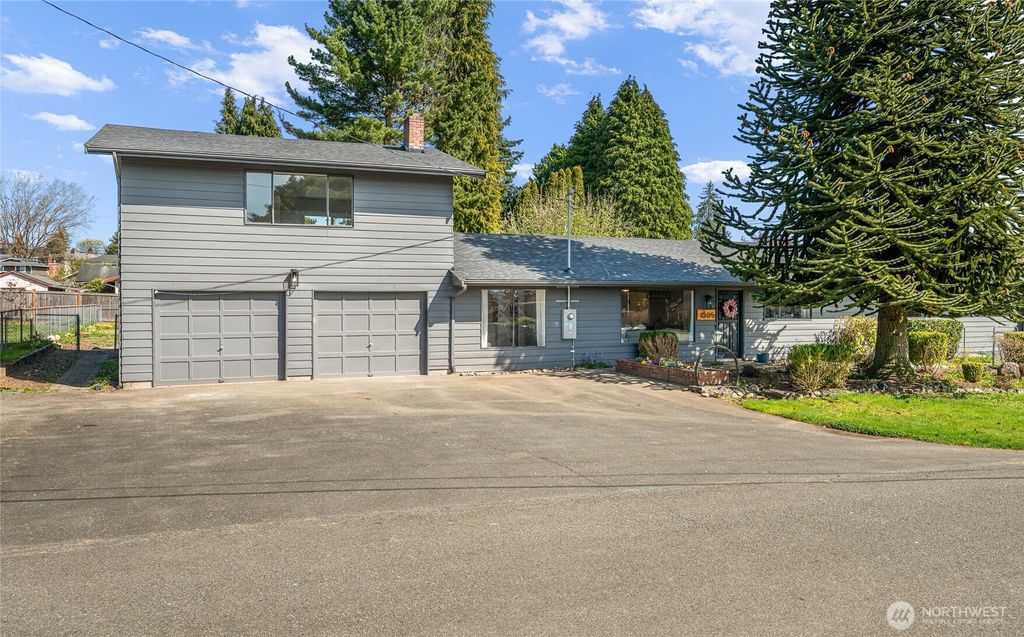 Photo of 1305 Lake view Avenue, Snohomish, WA 98290 (MLS # 2423272)
