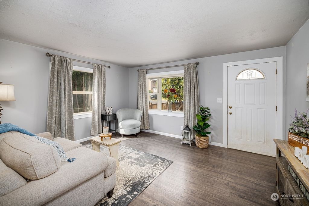 Photo of 9238 Evanston Avenue N, Seattle, WA 98103 (MLS # 2267454)