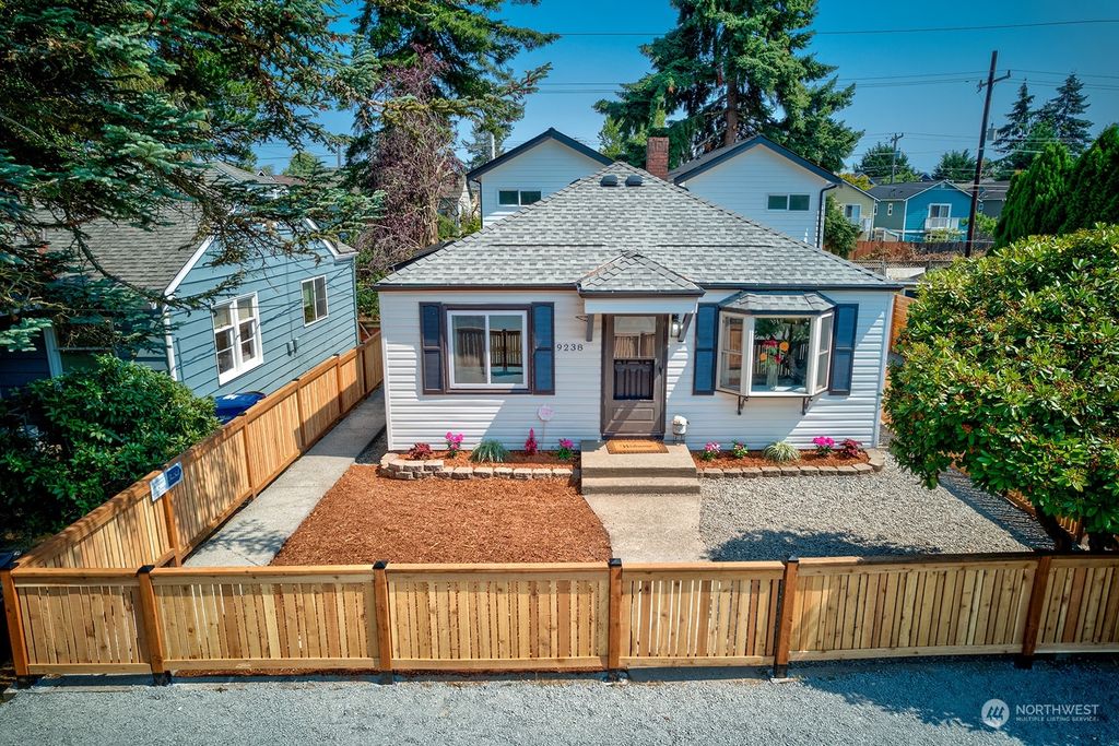 Photo of 9238 Evanston Avenue N, Seattle, WA 98103 (MLS # 2267454)