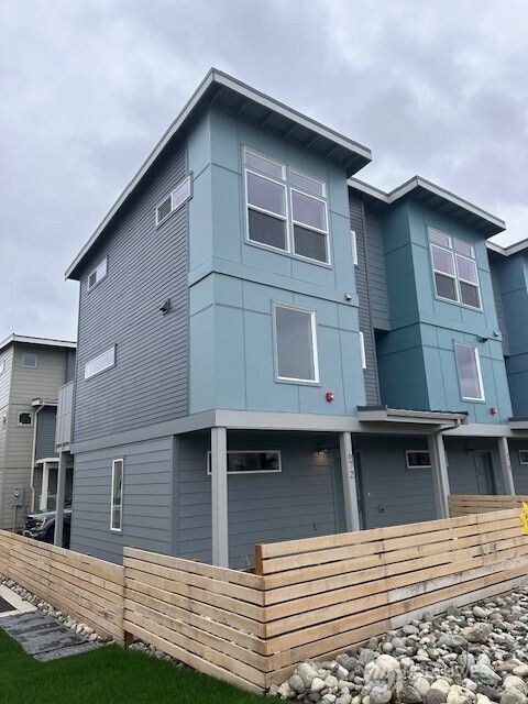 MLS: 2348012