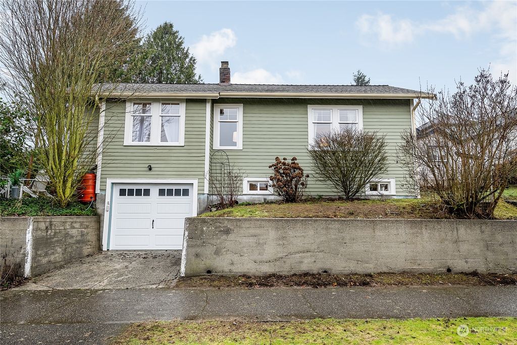 Photo of 4100 SW Raymond Street, Seattle, WA 98136 (MLS # 2193402)