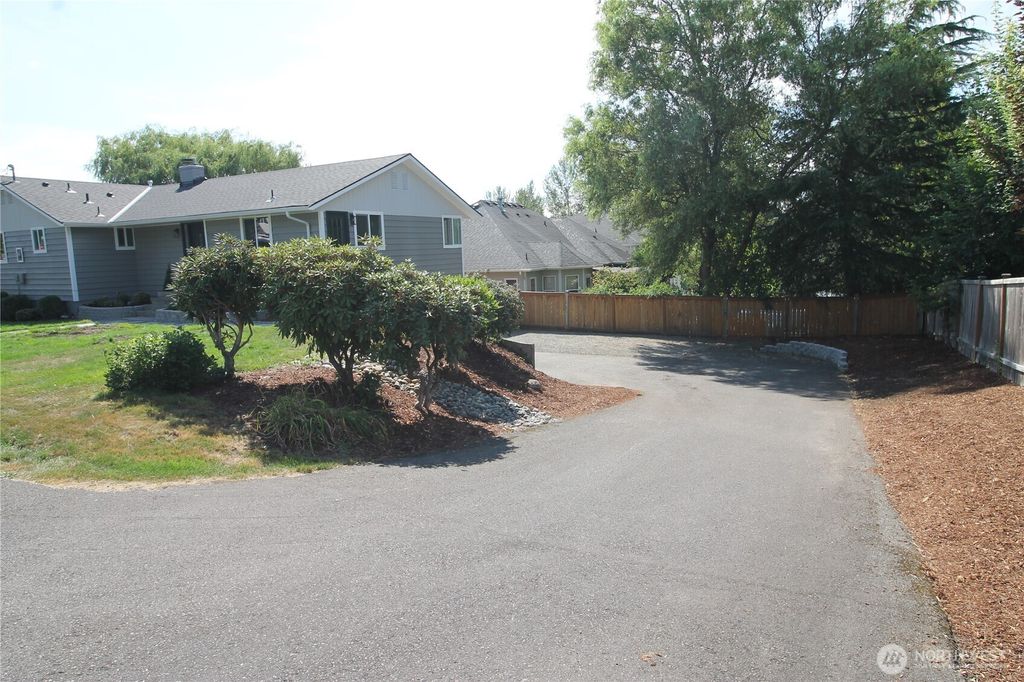 Photo of 23805 140th Avenue SE, Kent, WA 98042 (MLS # 2422276)