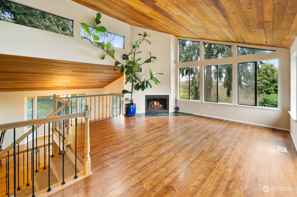 Photo of 1218 SW 301st Street, Federal Way, WA 98023 (MLS # 2202115)