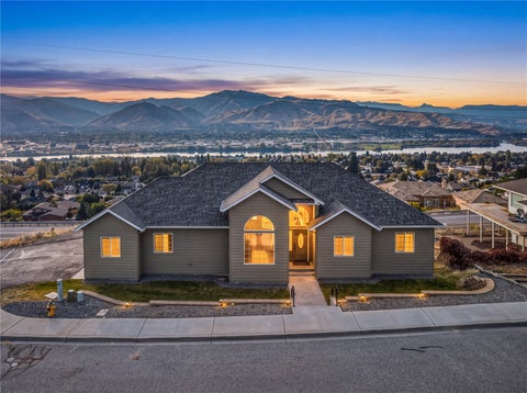 Photo of 566 Lower Daniels Drive, East Wenatchee, WA 98802 (MLS # 2582765)