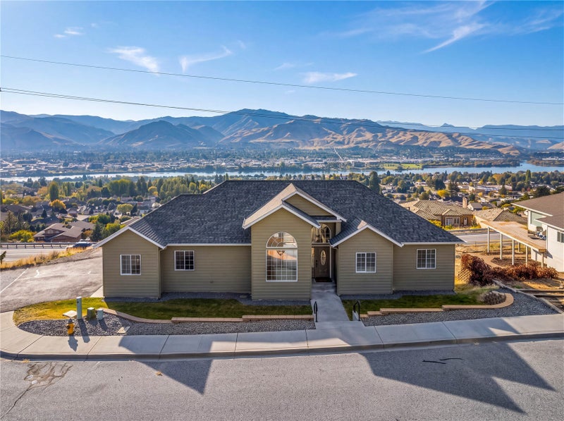 566 Lower Daniels Drive