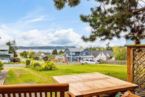 Photo of 407 NE 4th Street, Coupeville, WA 98239 (MLS # 2512883)