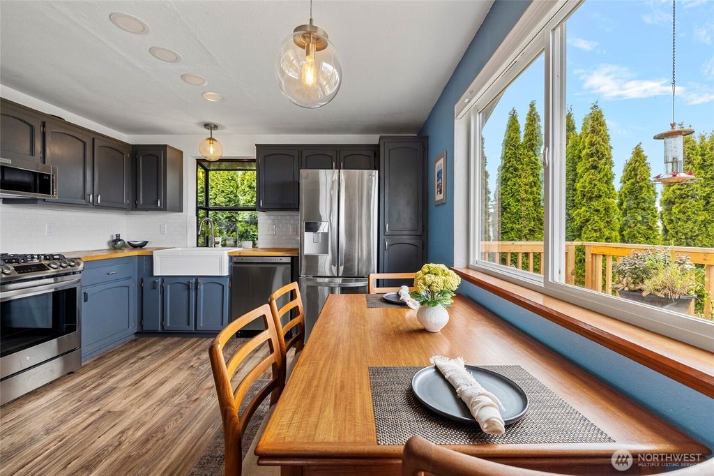 Photo of 407 NE 4th Street, Coupeville, WA 98239 (MLS # 2512883)