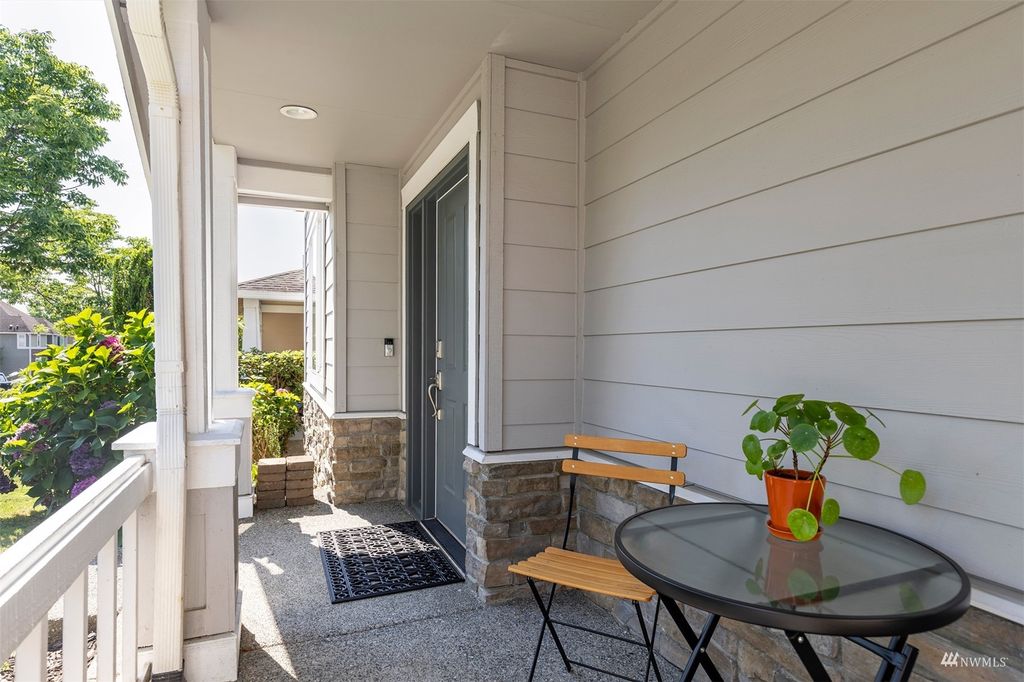 Photo of 17039 Woodside Drive SE, Renton, WA 98058 (MLS # 1977276)