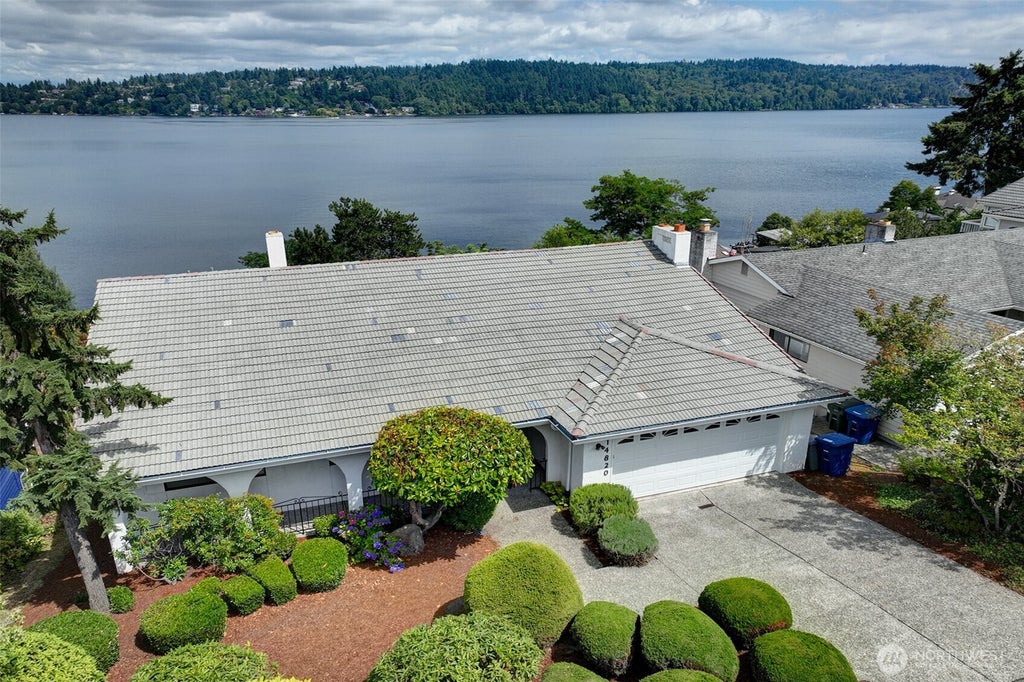 Photo of 14820 39th Avenue NE, Lake Forest Park, WA 98155 (MLS # 2552444)