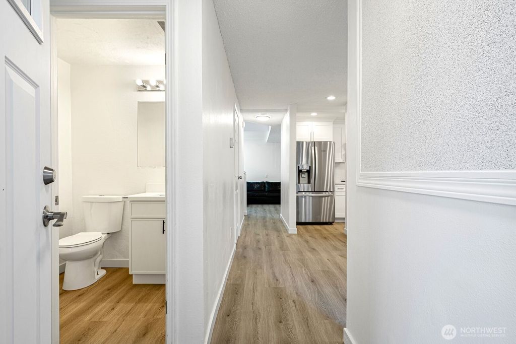 Photo of 12605 SE 42nd st St #605, Bellevue, WA 98006 (MLS # 2430324)