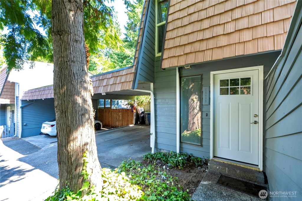 Photo of 12605 SE 42nd st St #605, Bellevue, WA 98006 (MLS # 2430324)