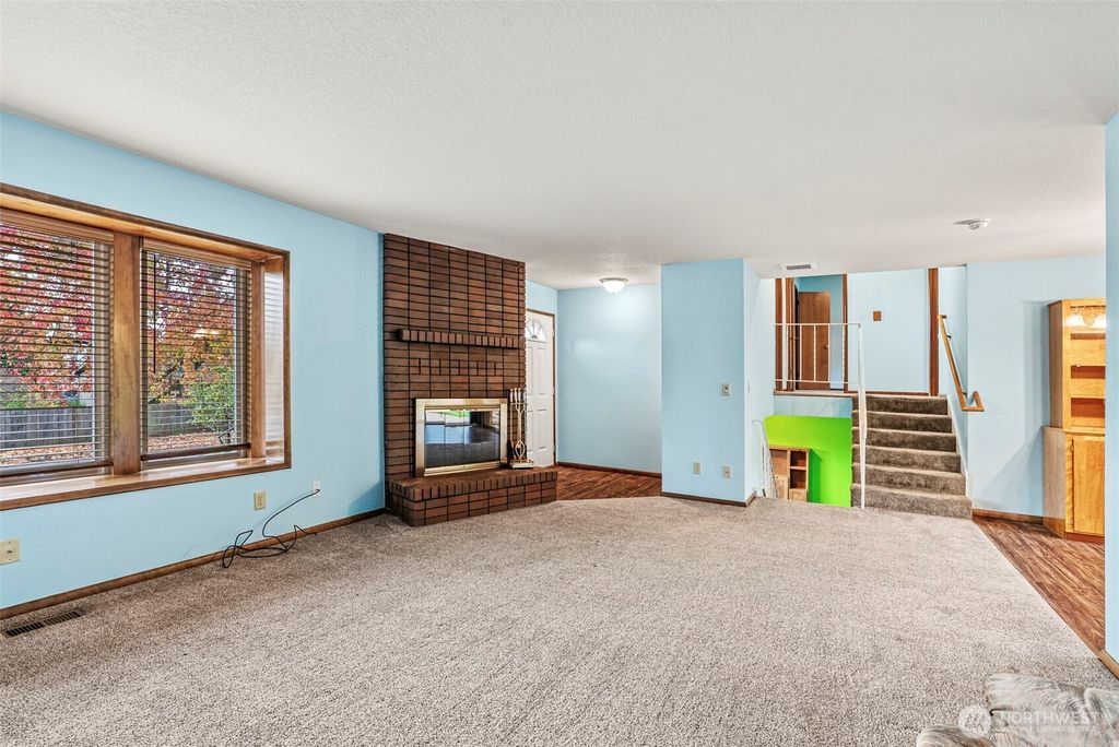 Photo of 2110 Sycamore Street, Longview, WA 98632 (MLS # 2458793)