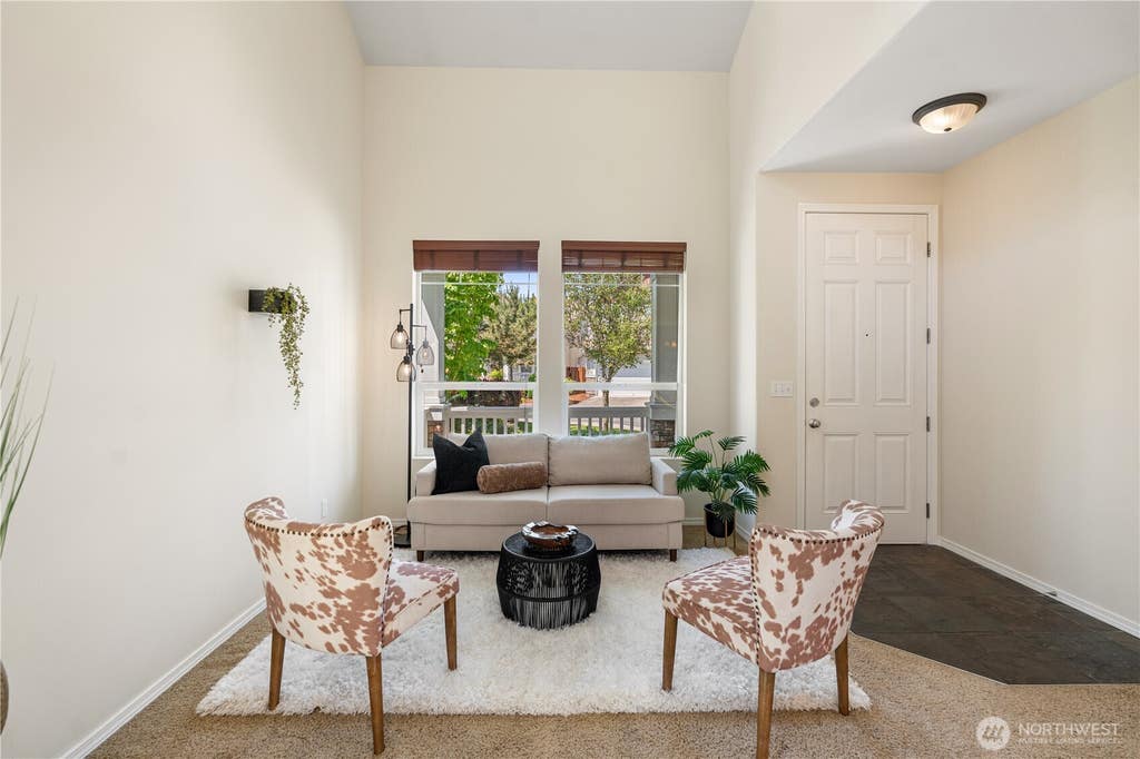 Photo of 5930 Elizabeth Avenue SE, Auburn, WA 98092 (MLS # 2533128)