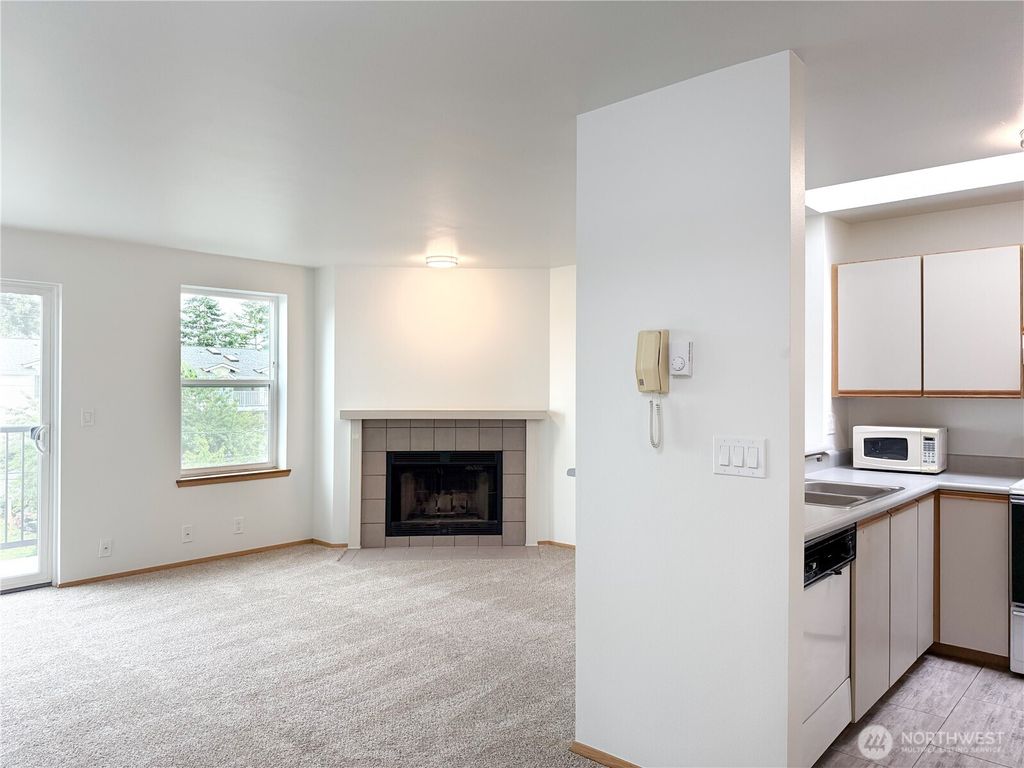 Photo of 124 SW 154th Street #302, Burien, WA 98166 (MLS # 2546377)