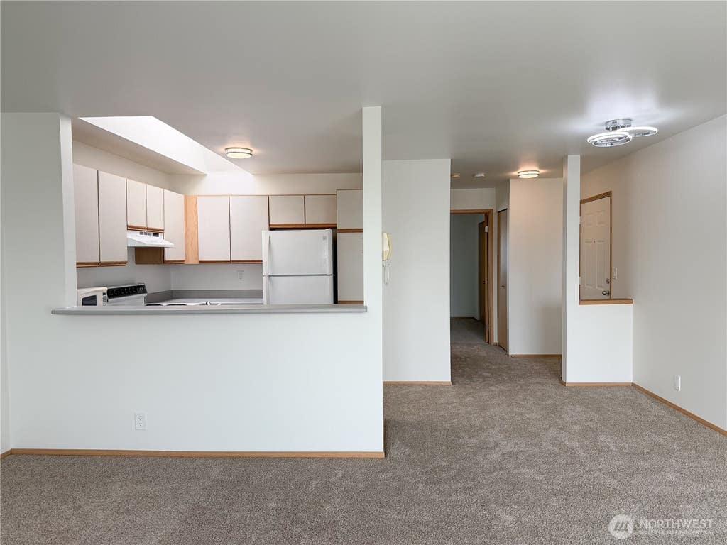 Photo of 124 SW 154th Street #302, Burien, WA 98166 (MLS # 2546377)