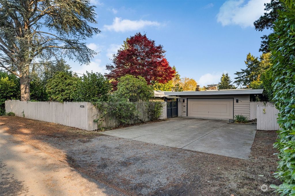 Photo of 4330 92nd Avenue SE, Mercer Island, WA 98040 (MLS # 2016326)