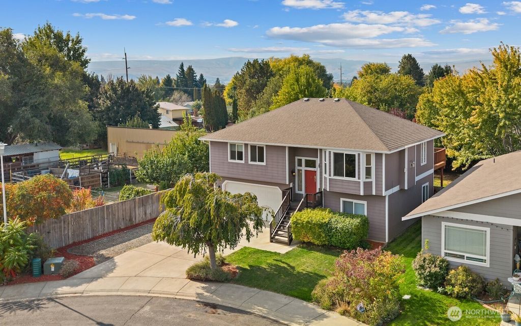 Photo of 2209 N Spar Lane, Ellensburg, WA 98926 (MLS # 2443489)